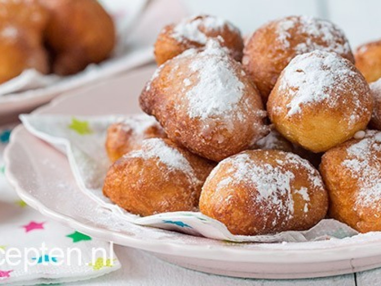 mini-oliebollen-met-ananas