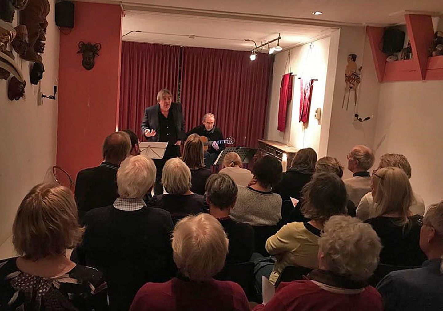 Zaalimpressie Elegie voor Allerzielen opgeschaald