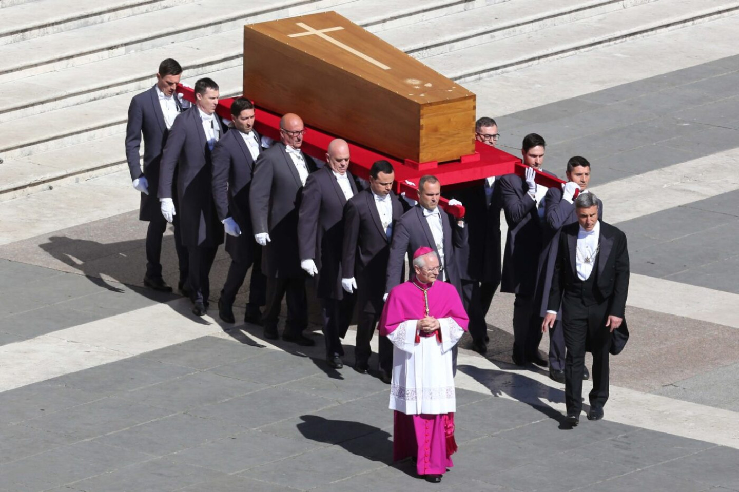 Vaticaan Uitvaart Franciscus RamonMangold