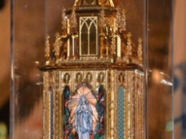 ReliekSchrijnBernadette-detail