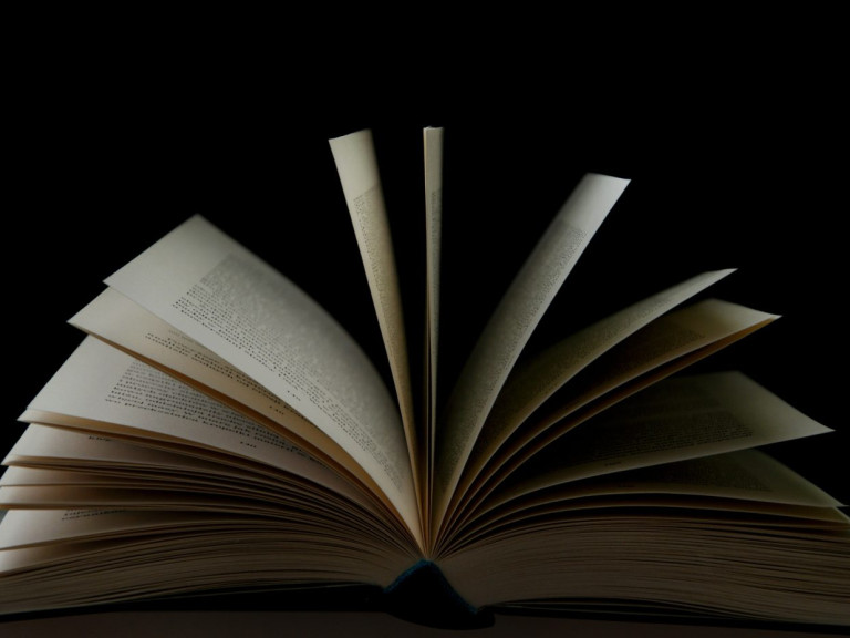 OpenBoek-mikolaj-DCzpr09cTXY-unsplash