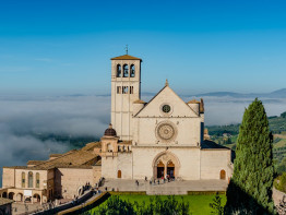 Uitzicht op de basiliek van San Francesco in Assisi foto Duc Tinh Ngo Pexels