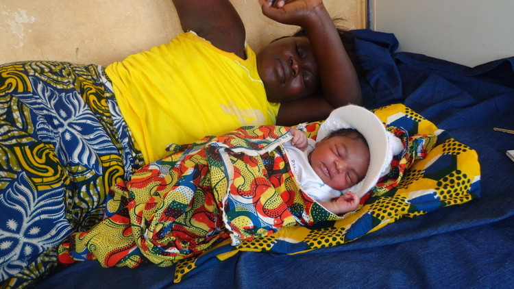 image_bc328e6b5fmother_and_baby_at_gss_shelter_visual