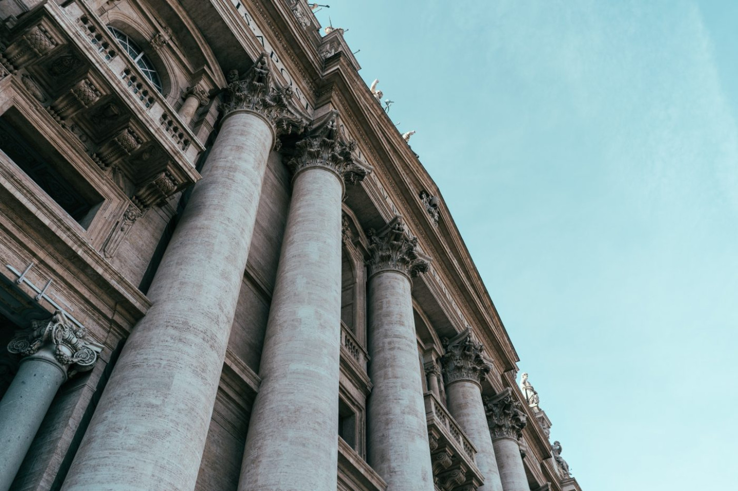 BalkonStPieterOnderHoek_dmitry-tomashek-qOZLMdtN0ok-unsplash